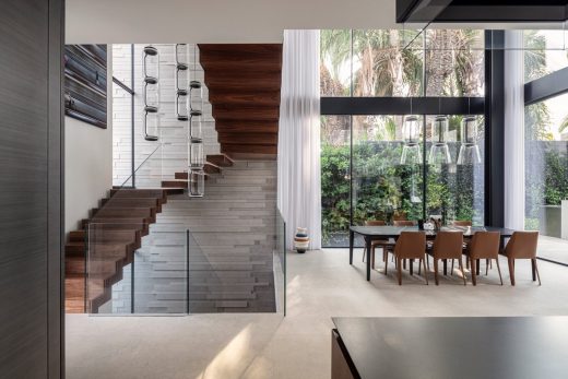 Hod HaSharon home by Raz Melamed architect stairs