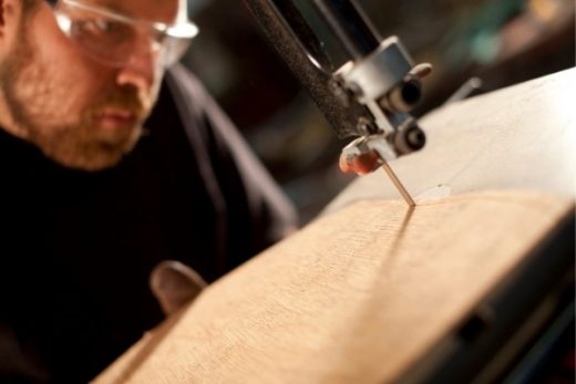 How to use a bandsaw in home workshop