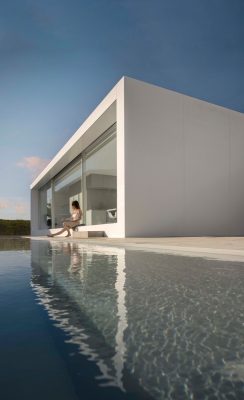 NIU N70, Spain home by Fran Silvestre Arquitectos