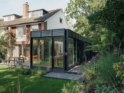 Wooden Annex by Tsuruta Architects London