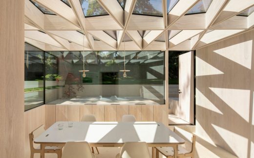 Wooden Roof design by Tsuruta Architects England UK