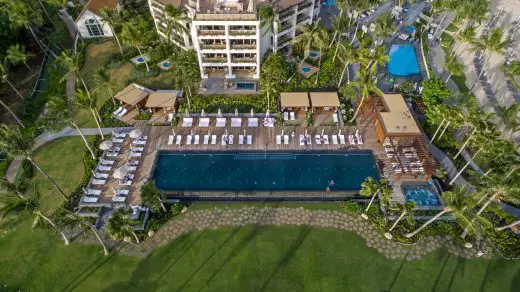 Four Seasons Resort Oahu at Ko Olina pool deck