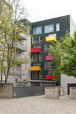 Li18.Berlin apartment building facade