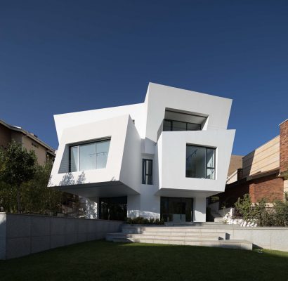 Cantilever House in Mosha, Damavand, Iran