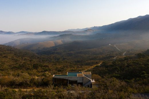 Brazilian Houses - Cerrado House II Moeda