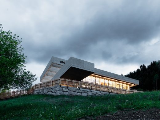 Fließ building design by AllesWirdGut Architektur