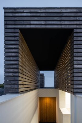 Portugal residence design by ESQUISSOS Arquitectura e Consultoria