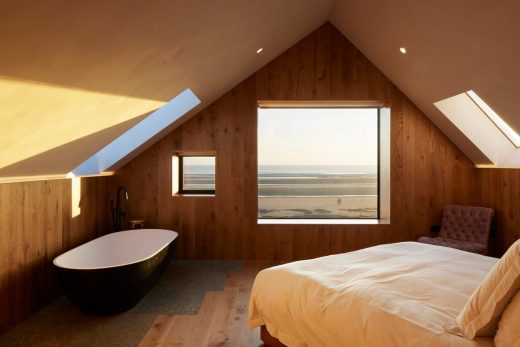 Camber Sands beach house by RX Architects interior design