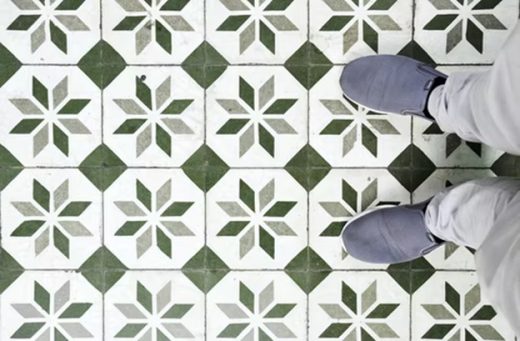 How to choose between ceramic and porcelain floor tiles