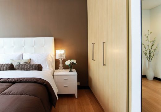 Modern versus contemporary bedroom designs