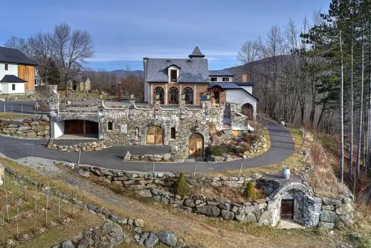 Québec Vineyard Villa near Montréal