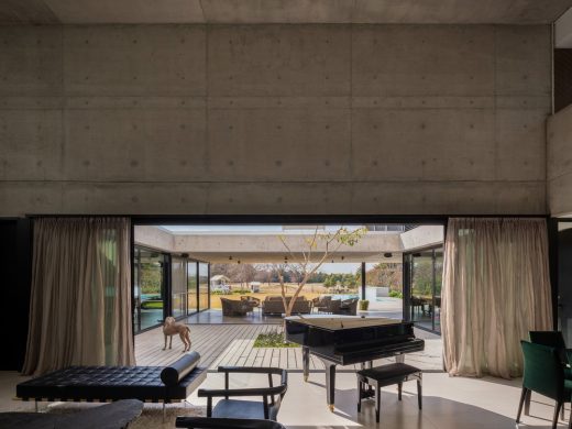 Argentina home design by architect Mariano Fiorentini