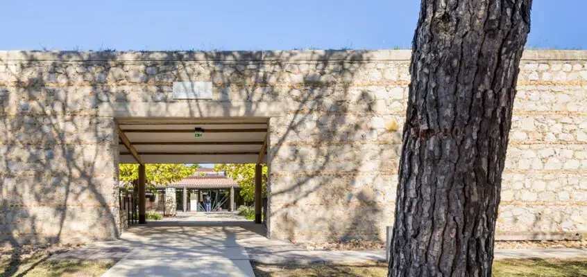 Shared Company Cafeteria, La Pompignane