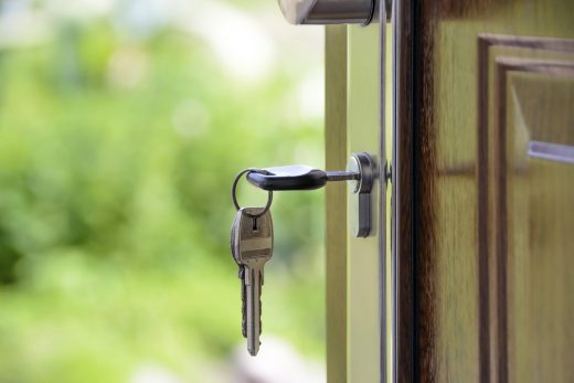 What is so special about the Magnet Screen Door?