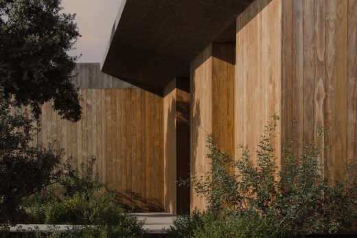 New Portuguese residence wood cladding