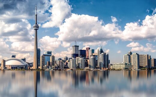 Top 3 must-visit spots in Toronto guide