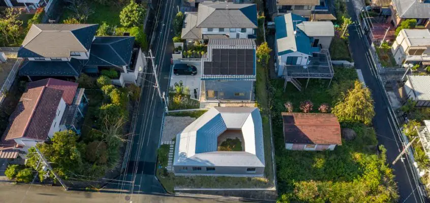 Courtyard House at Wani, Otsu City