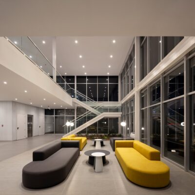 Buenos Aires office building by Arrillaga Parola Arquitectos