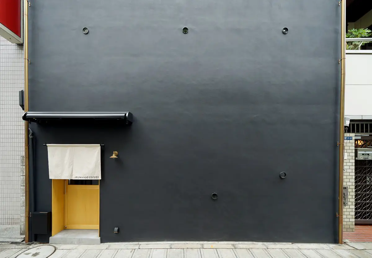 Irumando Coffee Tokyo, Kodenmacho café facade