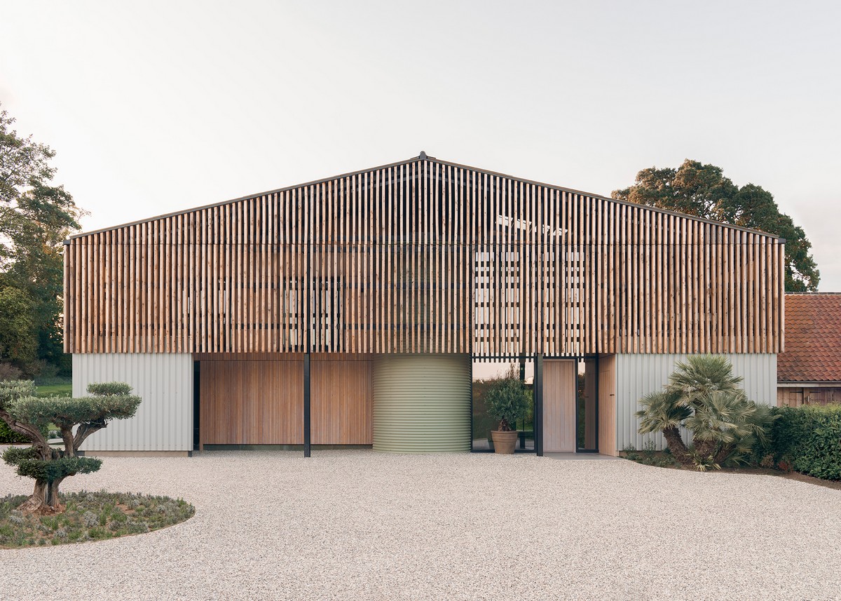 BlueSky Barn Norwich, Norfolk by 31/44 Architects