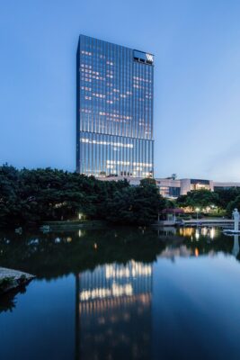 Lianhua Lane Complex & Waldorf Astoria Xiamen Hotel building lake