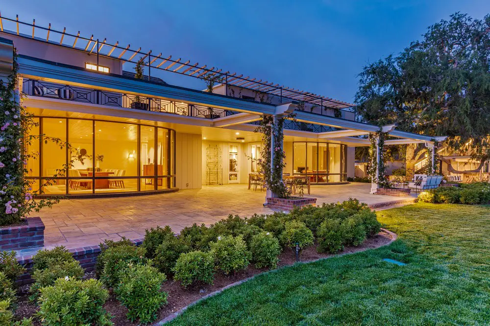 Toluca Lake Mansion and Golf Course, LA - e-architect