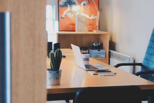 wood table interior design