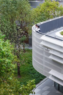 New Building in Shenzhen by Studio Link-Arc