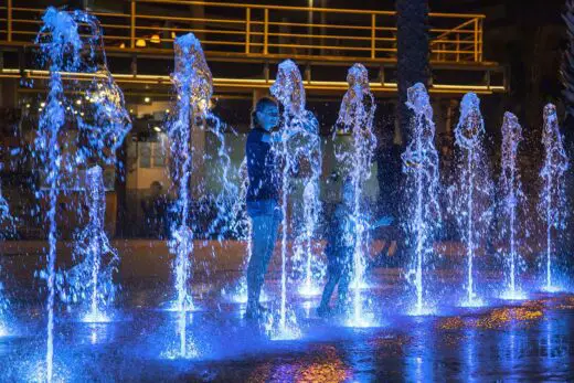 Fuente Puerto de Mataró, Barcelona, Spain - Ornamental fountains and water curtains