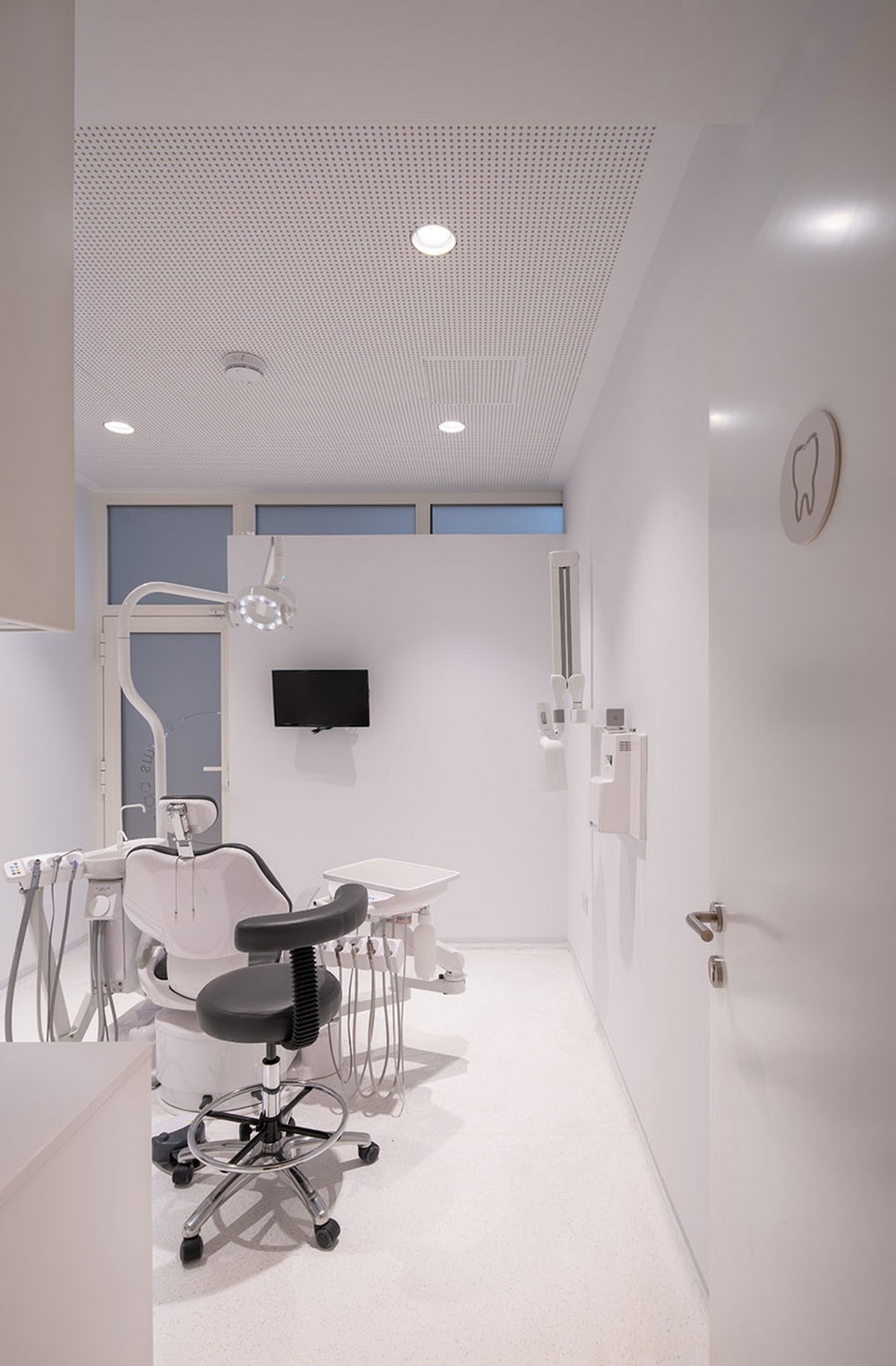 Maida Smiles Clinic, Westminster London - e-architect