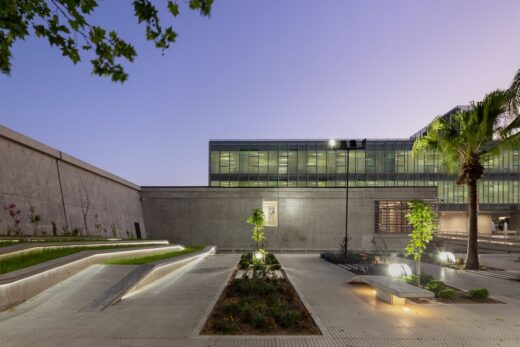 Reconquista Courts building in Santa Fe