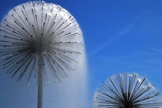 Ornamental fountains and water curtains