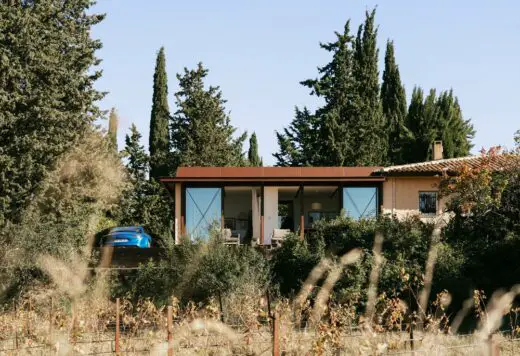 An Extension on a Aix-en-Provence Vineyard