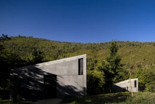 Paradinha Cabins, Arouca Portugal building