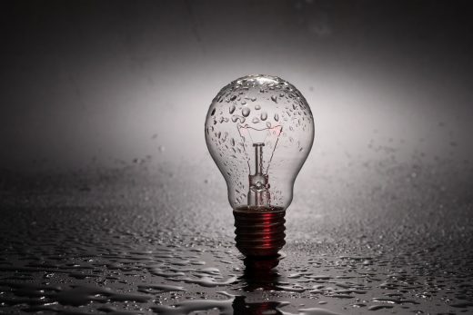 Important benefits of comparing energy prices - light bulb
