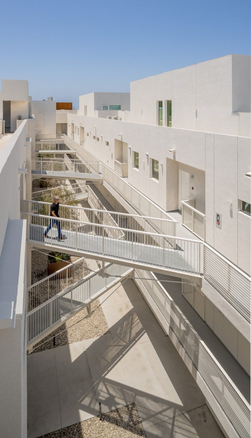 The Lucky Apartments, Culver City Los Angeles earchitect