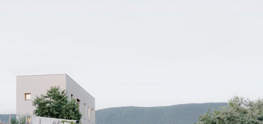 Mountain House II, Auvergne-Rhône-Alpes