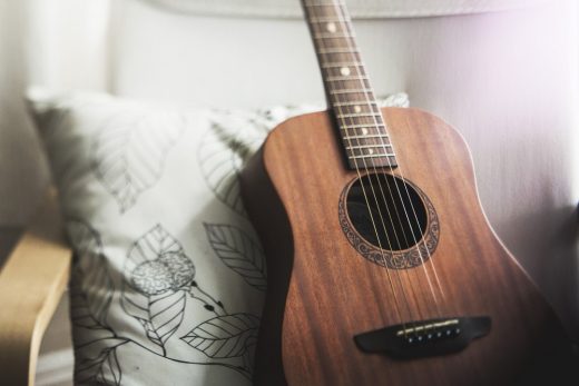 The signs of a dry guitar