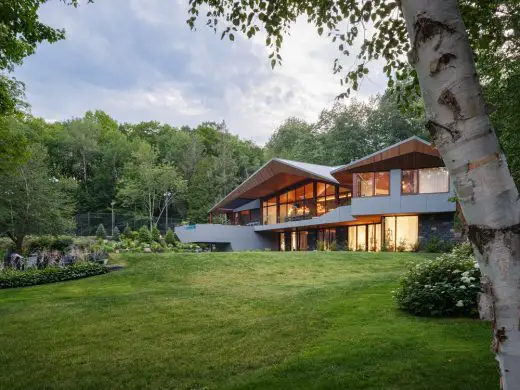 Memphremagog Lake Residence Quebec Home