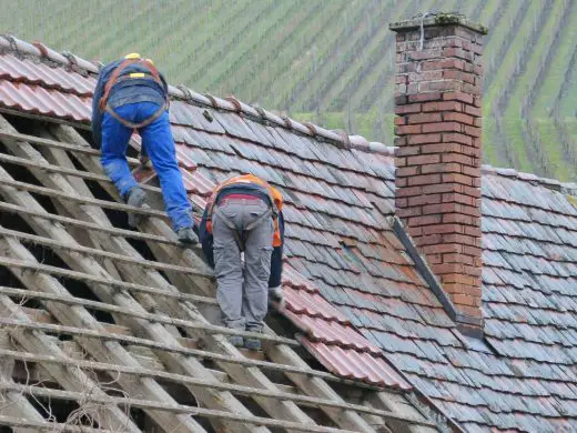 Hiring a competent roofing contractor benefits