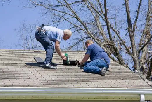 Repairing a roof leak: how to choose right roofing company
