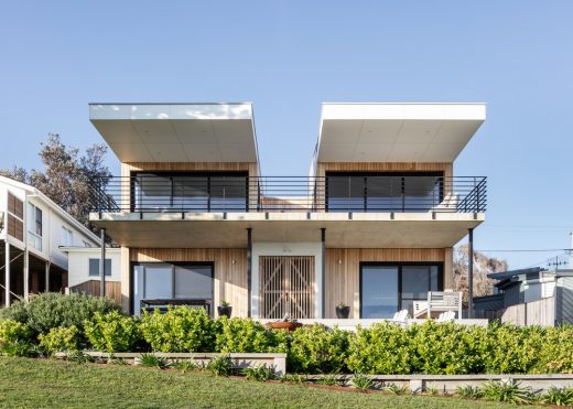 White and Timber House 7 Mile Beach