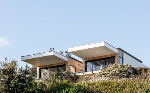 White and Timber House 7 Mile Beach NSW