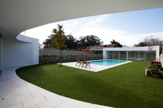 New Porto property swimming pool