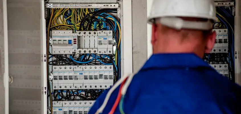 What to look out for when hiring an electrician
