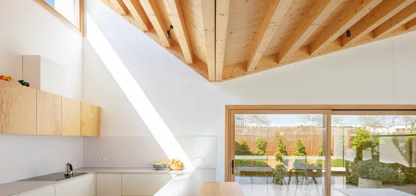 GV House, Vinylos and the Arcs, Catalonia