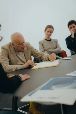 architect Norman Foster drawing