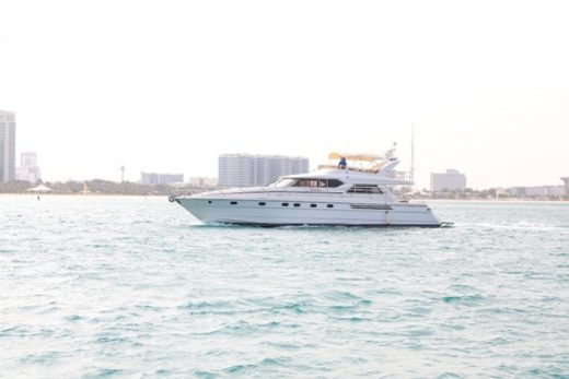 Dos and Donts when Booking a Luxury Yacht