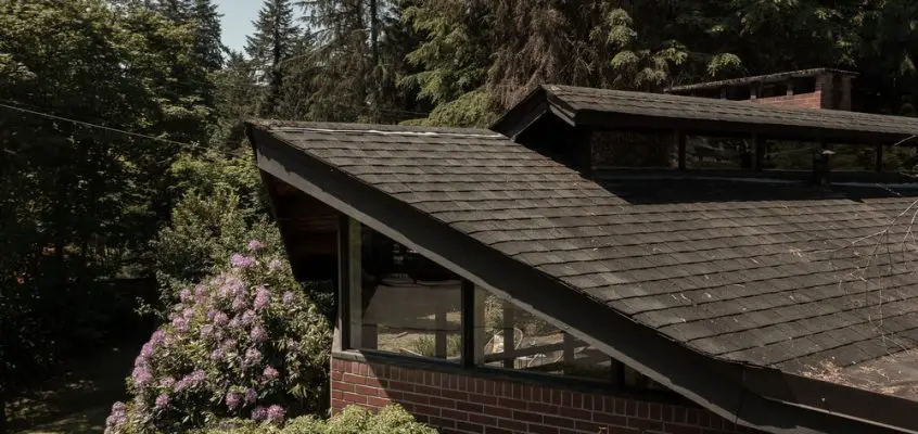 Flying Arrow House, Edgemont Village, Vancouver