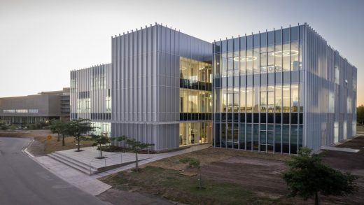 Health-Wellness Building and Academy 21 Córdoba